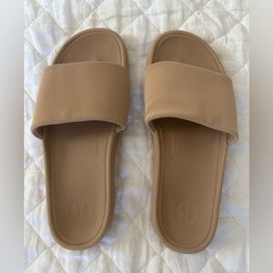 Lululemon women’s Restfeel slide